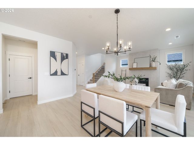 220 E 24TH Ave, La Center, WA 98629