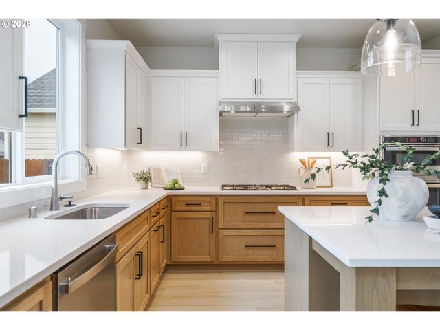 220 E 24TH Ave, La Center, WA 98629