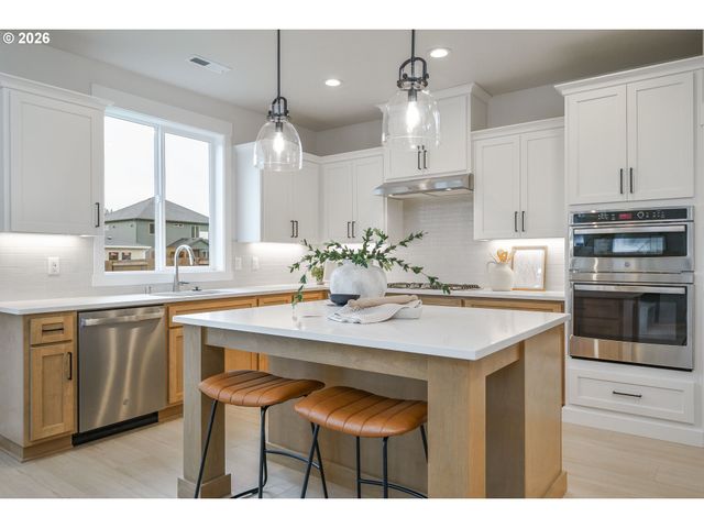 220 E 24TH Ave, La Center, WA 98629