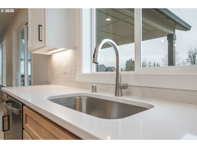 220 E 24TH Ave, La Center, WA 98629