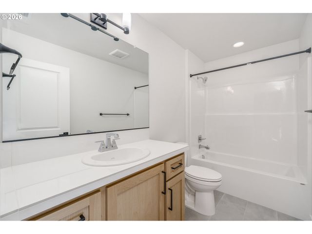 220 E 24TH Ave, La Center, WA 98629