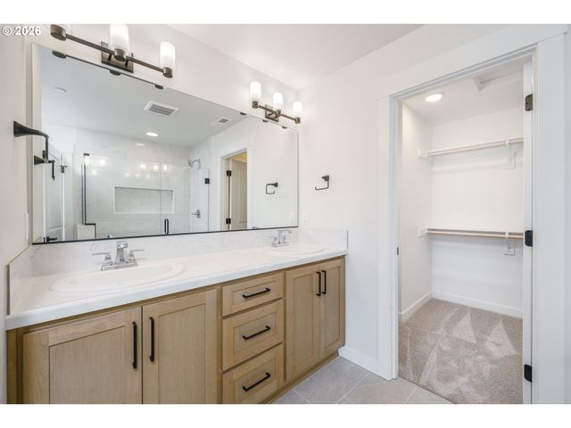 220 E 24TH Ave, La Center, WA 98629