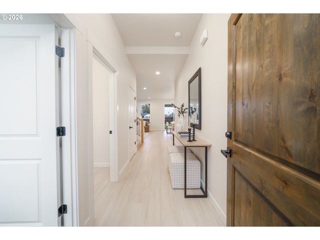 220 E 24TH Ave, La Center, WA 98629