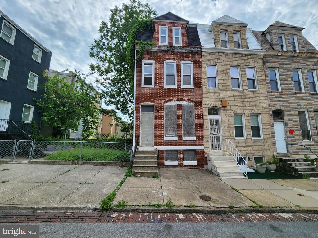 121 N MOUNT STREET, Baltimore, MD 21223