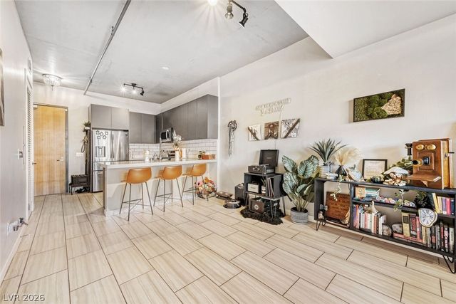 353 East Bonneville Avenue 409, Las Vegas, NV 89101