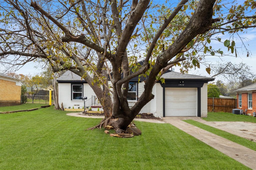 1932 Devonshire Drive, Garland, TX 75041