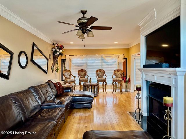 9615 Keeling Ridge Rd, Louisville, KY 40291