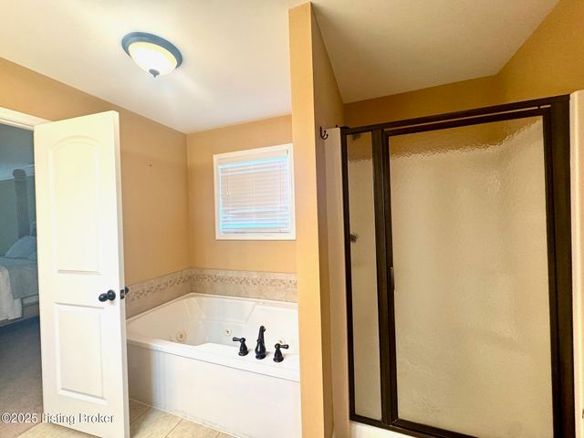 9615 Keeling Ridge Rd, Louisville, KY 40291