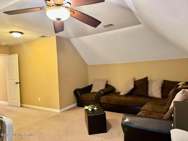 9615 Keeling Ridge Rd, Louisville, KY 40291