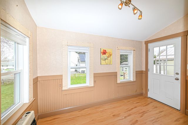 16 Hale Avenue, Hooksett, NH 03106