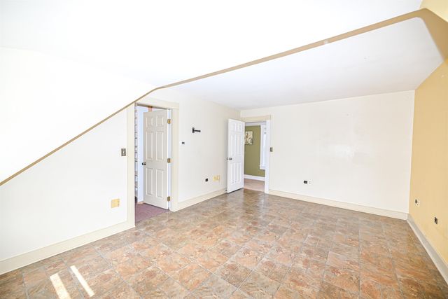 16 Hale Avenue, Hooksett, NH 03106