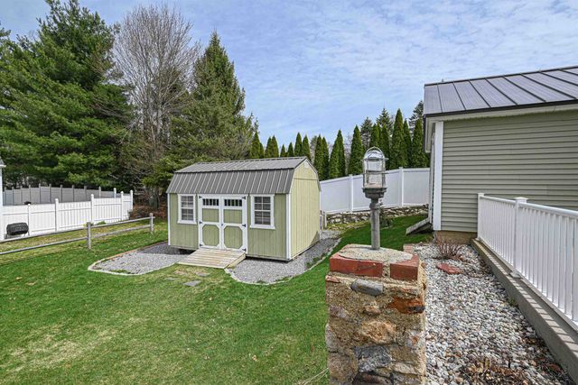 16 Hale Avenue, Hooksett, NH 03106