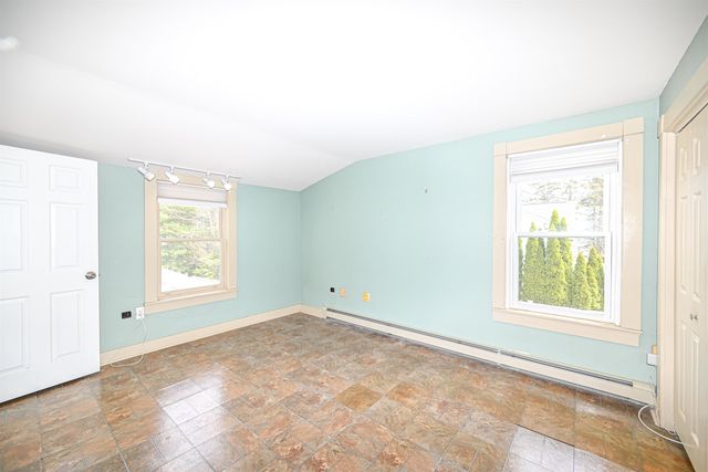 16 Hale Avenue, Hooksett, NH 03106