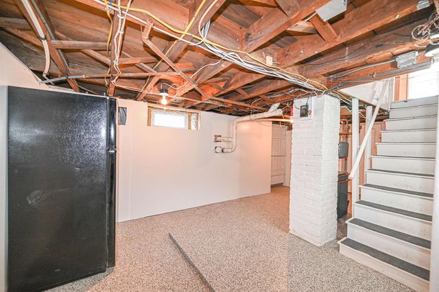 16 Hale Avenue, Hooksett, NH 03106