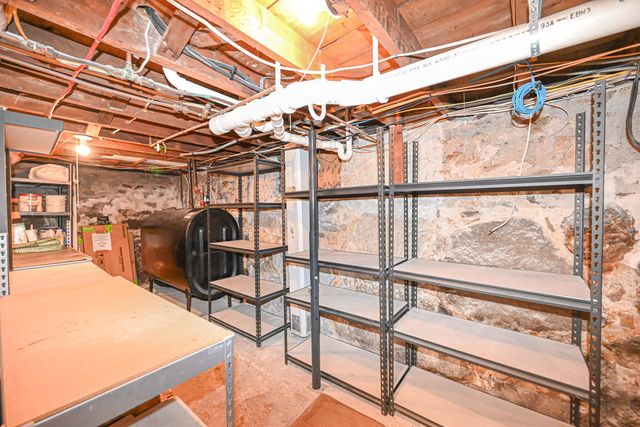 16 Hale Avenue, Hooksett, NH 03106