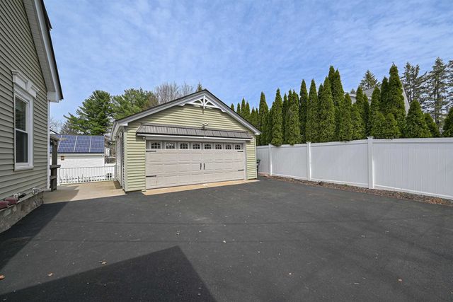 16 Hale Avenue, Hooksett, NH 03106