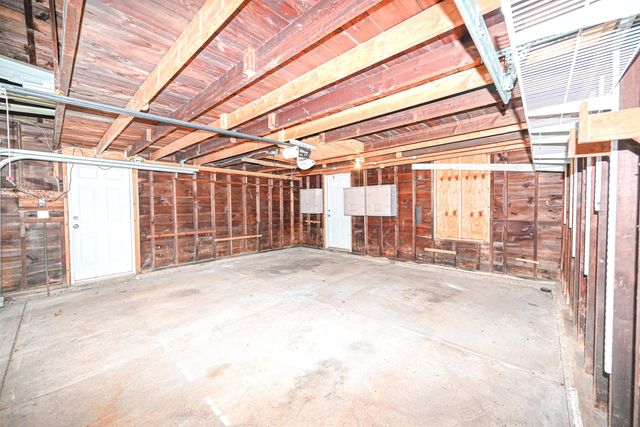 16 Hale Avenue, Hooksett, NH 03106