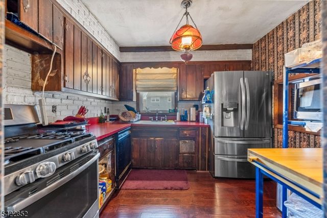 195 Emerson Ave, Paterson City, NJ 07502