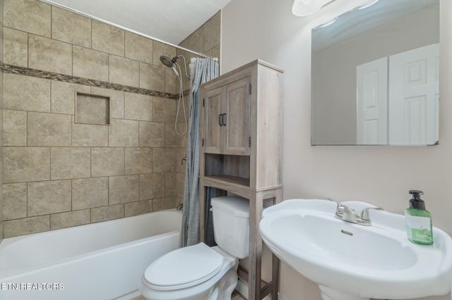 1052 Brantley Drive, Knoxville, TN 37923