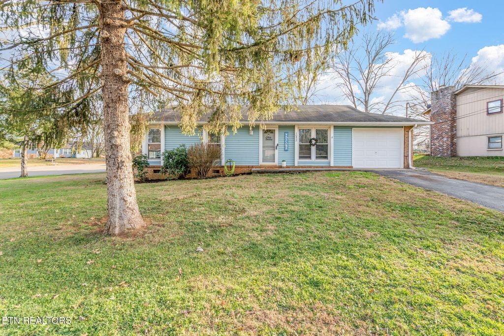 1052 Brantley Drive, Knoxville, TN 37923