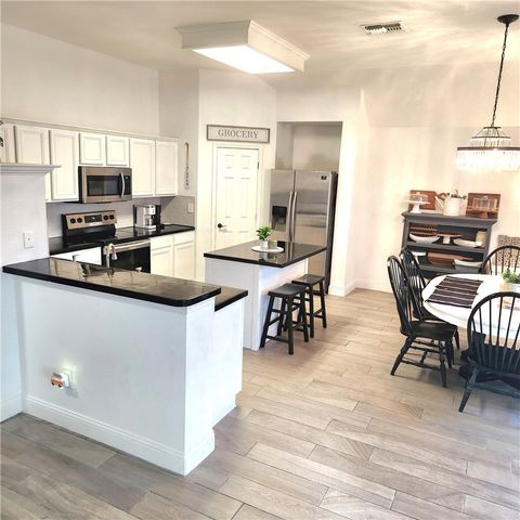7810 Jim Wells Dr, Corpus Christi, TX 78413