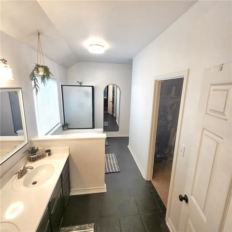 7810 Jim Wells Dr, Corpus Christi, TX 78413