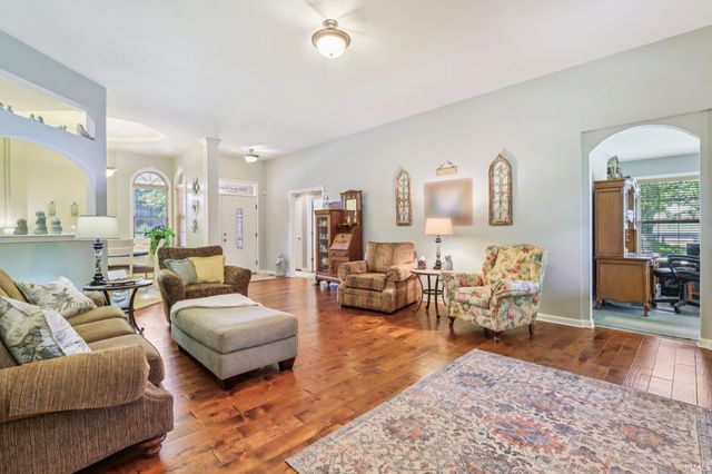 7701 DONEGAL Drive, Indianapolis, IN 46217