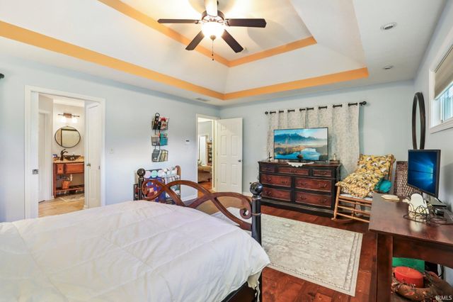 7701 DONEGAL Drive, Indianapolis, IN 46217