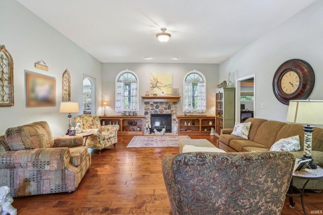 7701 DONEGAL Drive, Indianapolis, IN 46217