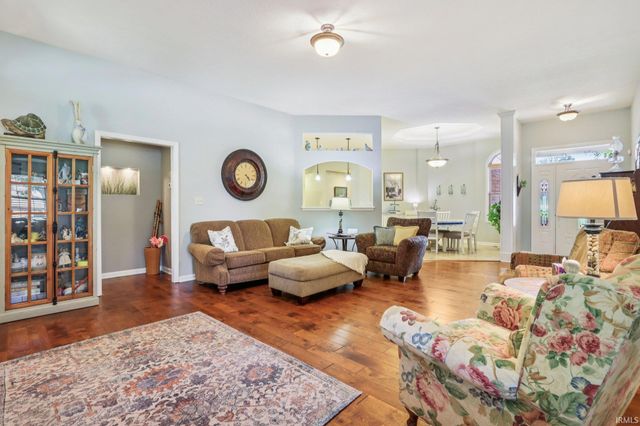 7701 DONEGAL Drive, Indianapolis, IN 46217