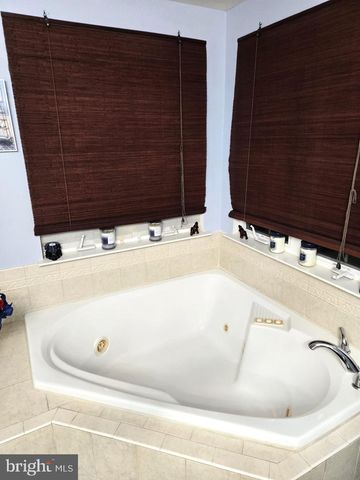 308 STAUNTON CT, Williamstown, NJ 08094