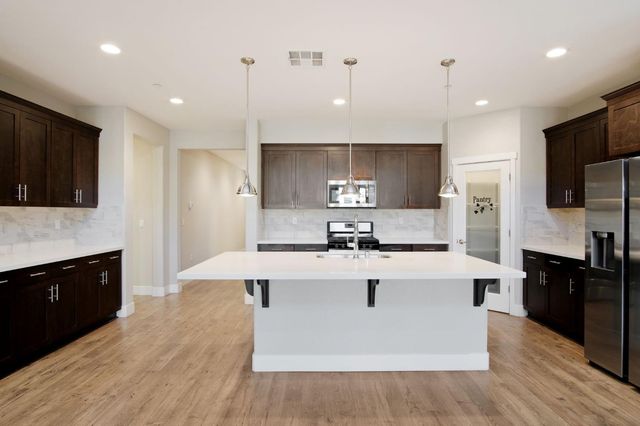 17848 Eastman Ct, Lathrop, CA 95330