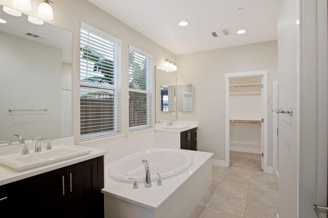 17848 Eastman Ct, Lathrop, CA 95330