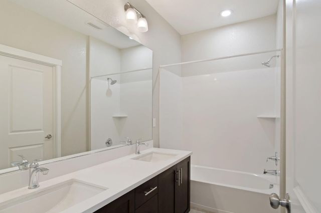 17848 Eastman Ct, Lathrop, CA 95330