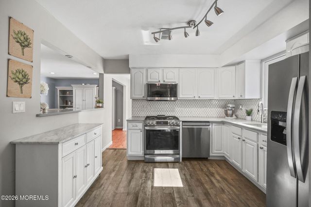 39 Tioga Drive, Howell, NJ 07731