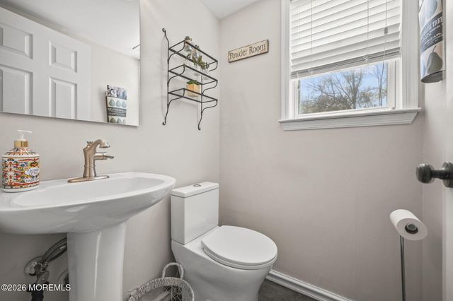 39 Tioga Drive, Howell, NJ 07731