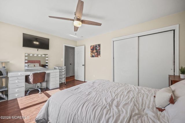39 Tioga Drive, Howell, NJ 07731