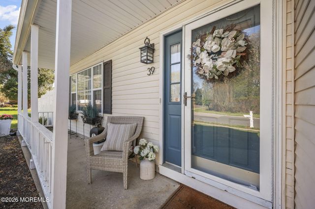 39 Tioga Drive, Howell, NJ 07731