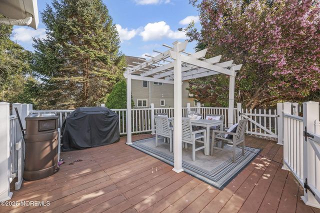 39 Tioga Drive, Howell, NJ 07731
