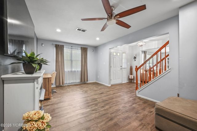 39 Tioga Drive, Howell, NJ 07731