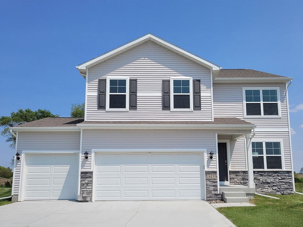 635 11th Street, Waukee, IA 50263