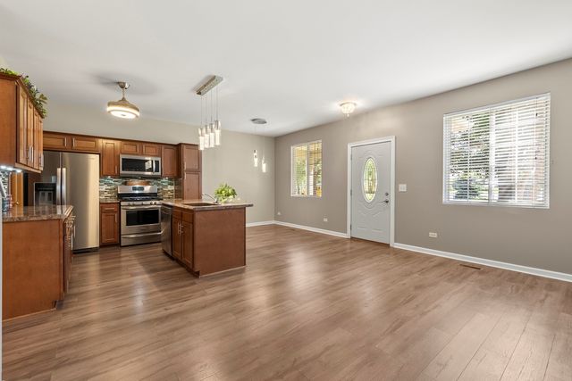 1565 Azalea Circle, Romeoville, IL 60446