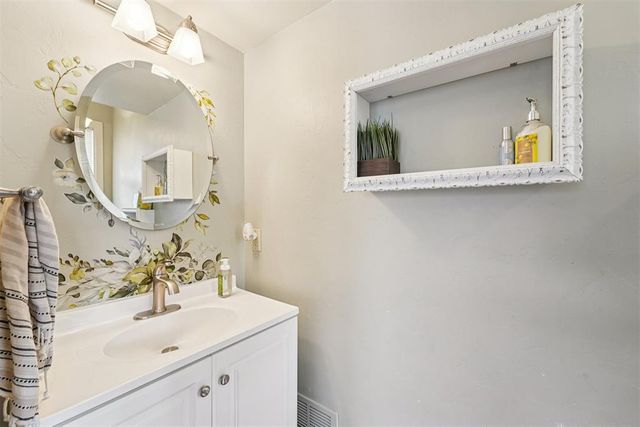 17724 SE 59th Street, Newalla, OK 74857