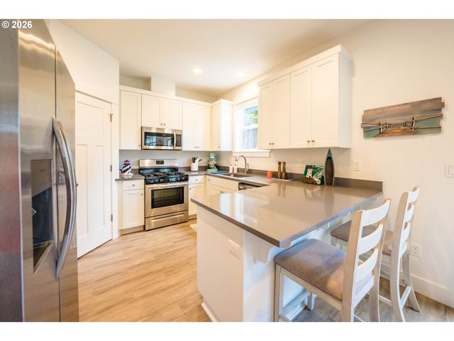 4153 Se INLET Ave, Lincoln City, OR 97367