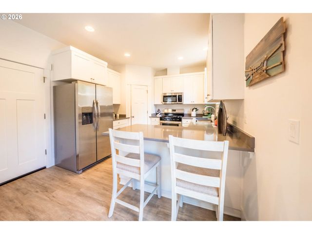 4153 Se INLET Ave, Lincoln City, OR 97367