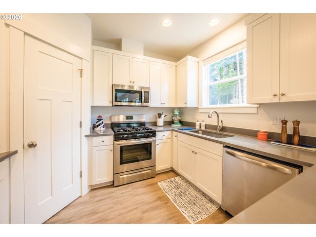 4153 Se INLET Ave, Lincoln City, OR 97367