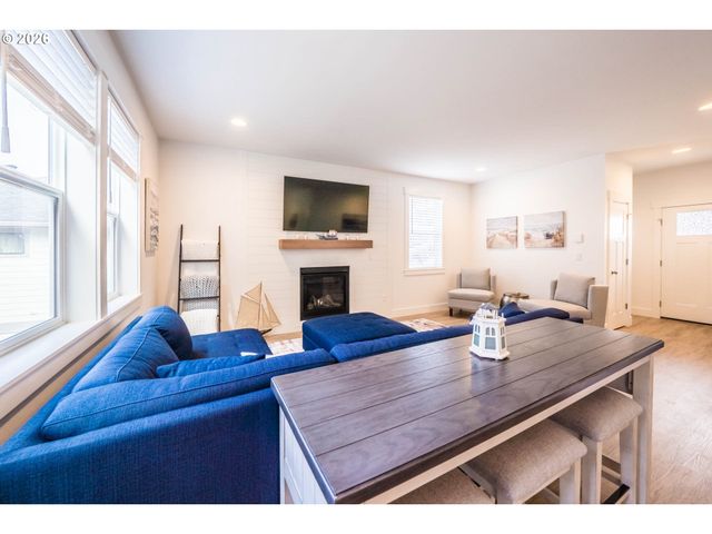 4153 Se INLET Ave, Lincoln City, OR 97367