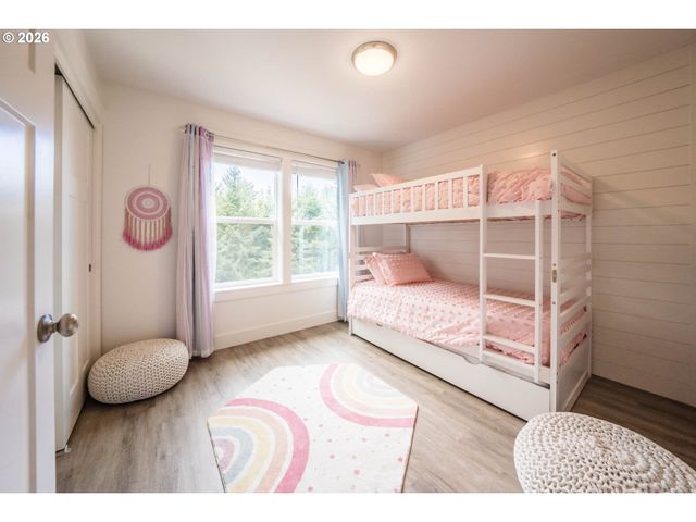 4153 Se INLET Ave, Lincoln City, OR 97367