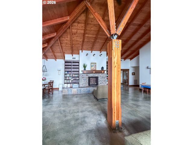 4153 Se INLET Ave, Lincoln City, OR 97367