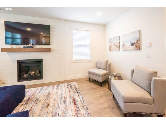 4153 Se INLET Ave, Lincoln City, OR 97367